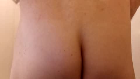Snapshot of charmmer123 chatting on May 5, 6:21 am charmmer123 online show from May 5, 6:21 am