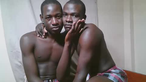 Snapshot of charmzboy chatting on November 6, 2:29 pm charmzboy online show from November 6, 2:29 pm