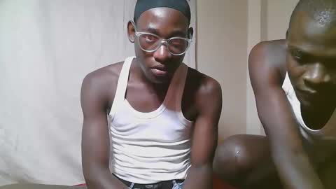 Snapshot of charmzboy chatting on November 7, 12:49 pm charmzboy online show from November 7, 12:49 pm