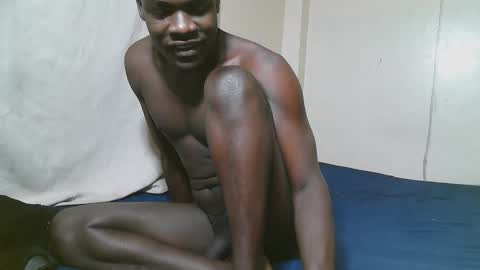 Snapshot of charmzboy chatting on November 11, 10:37 am charmzboy online show from November 11, 10:37 am