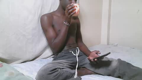 Snapshot of charmzboy chatting on November 12, 2:56 am charmzboy online show from November 12, 2:56 am