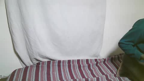 Snapshot of charmzboy chatting on November 17, 3:45 am charmzboy online show from November 17, 3:45 am