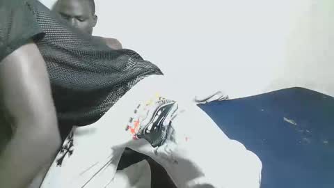 Snapshot of charmzboy chatting on November 18, 2:43 pm charmzboy online show from November 18, 2:43 pm