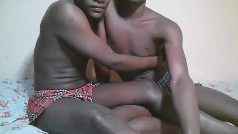 Snapshot of charmzboy chatting on November 28, 4:26 am charmzboy online show from November 28, 4:26 am