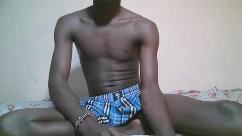 Snapshot of charmzboy chatting on November 28, 8:44 pm charmzboy online show from November 28, 8:44 pm