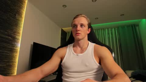 Chase Reed online show from November 1, 10:56 pm