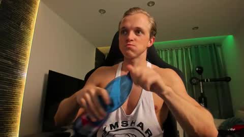 Chase Reed online show from November 21, 7:34 pm