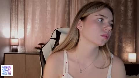 Emilia online show from June 10, 4:23 am