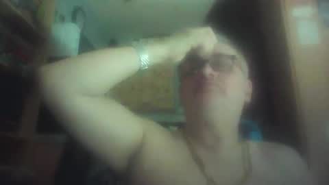 Snapshot of chatubatelee555 chatting on April 17, 1:19 am lee online show from April 17, 1:19 am