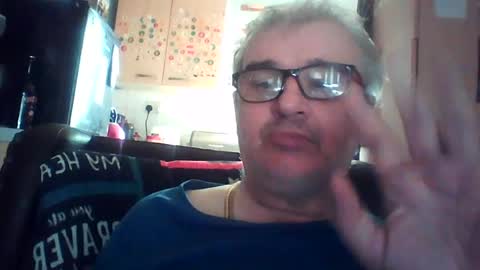 Snapshot of chatubatelee555 chatting on July 1, 10:28 am lee online show from July 1, 10:28 am