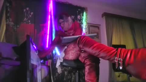 We Chat online show from February 19, 3:24 am