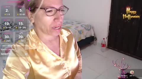 CHAYLA VICTORIA RUIZ  online show from October 16, 9:54 am