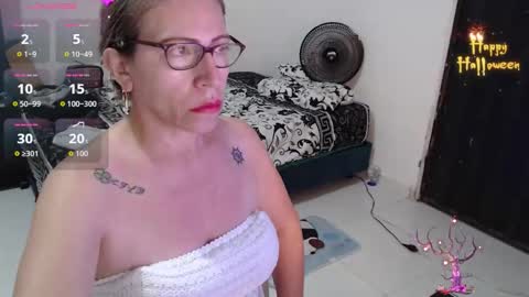 CHAYLA VICTORIA RUIZ  online show from October 25, 11:29 am