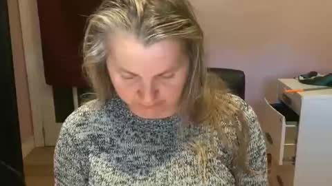 chealsiek online show from September 15, 2:06 pm