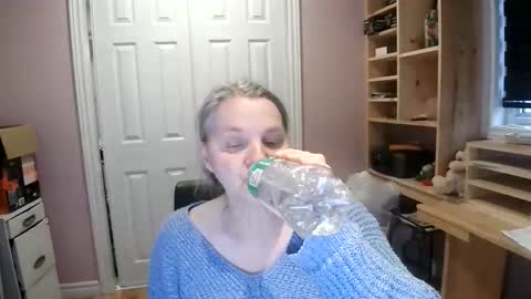 chealsiek online show from December 17, 8:15 pm