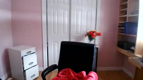 chealsiek online show from March 17, 1:47 pm