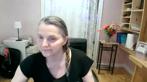 chealsiek online show from May 16, 1:24 am