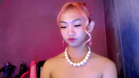 Snapshot of cheatchatter chatting on May 29, 10:30 pm RIVA online show from May 29, 10:30 pm