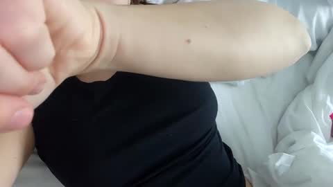 Snapshot of cheeekycouple02 chatting on January 19, 2:28 pm Cheeeky couple online show from January 19, 2:28 pm