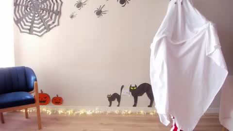 Regina Phalange online show from October 29, 8:21 pm