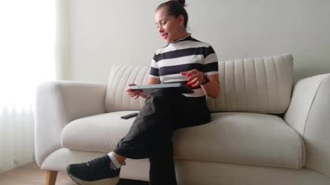 Regina Phalange online show from November 18, 8:57 pm