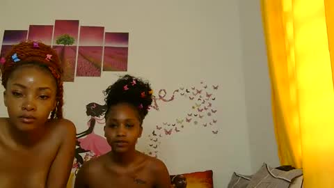 Snapshot of cheeky_angels chatting on January 17, 7:02 am Cheeky online show from January 17, 7:02 am