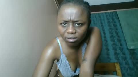 Snapshot of cheeky_charms chatting on April 26, 8:17 pm cheeky_charms online show from April 26, 8:17 pm