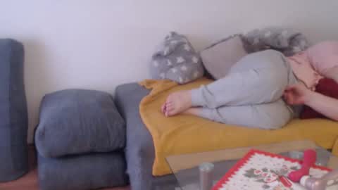 Snapshot of cheekymiia chatting on December 12, 9:04 pm Cheekymiia online show from December 12, 9:04 pm