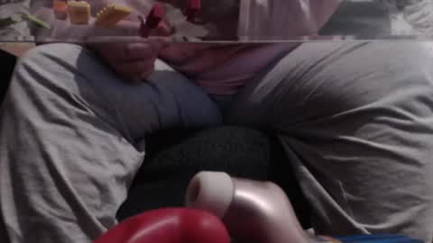 Snapshot of cheekymiia chatting on December 14, 6:09 pm Cheekymiia online show from December 14, 6:09 pm