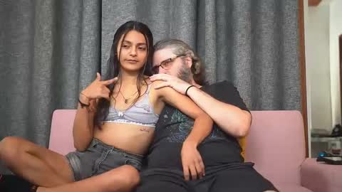 Snapshot of cheeseburgerjesus chatting on December 4, 7:45 pm Cheesburger Jesus and whoever showed up. online show from December 4, 7:45 pm