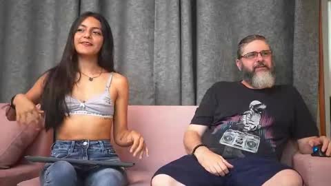 Snapshot of cheeseburgerjesus chatting on December 6, 6:39 pm Cheesburger Jesus and whoever showed up. online show from December 6, 6:39 pm