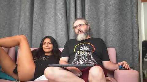 Snapshot of cheeseburgerjesus chatting on December 10, 7:32 pm Cheesburger Jesus and whoever showed up. online show from December 10, 7:32 pm