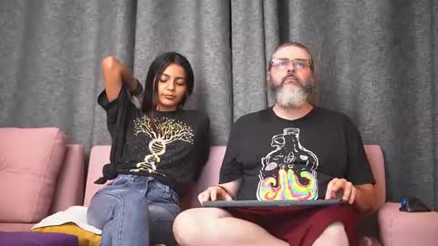 Snapshot of cheeseburgerjesus chatting on December 11, 12:12 am Cheesburger Jesus and whoever showed up. online show from December 11, 12:12 am