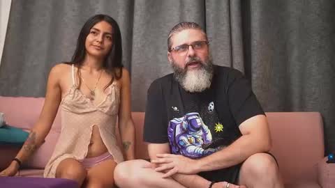 Snapshot of cheeseburgerjesus chatting on December 11, 10:49 pm Cheesburger Jesus and whoever showed up. online show from December 11, 10:49 pm