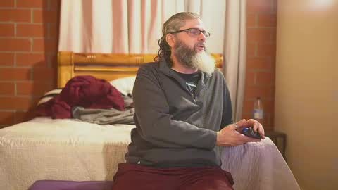 Snapshot of cheeseburgerjesus chatting on February 10, 3:35 am Cheesburger Jesus and whoever showed up. online show from February 10, 3:35 am