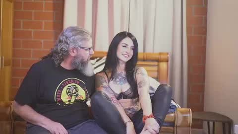 Snapshot of cheeseburgerjesus chatting on February 18, 9:42 pm Cheesburger Jesus and whoever showed up. online show from February 18, 9:42 pm