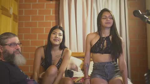 Snapshot of cheeseburgerjesus chatting on March 11, 1:16 am Cheesburger Jesus and whoever showed up. online show from March 11, 1:16 am