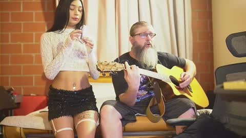 Snapshot of cheeseburgerjesus chatting on October 4, 1:14 am Cheesburger Jesus and whoever showed up. online show from October 4, 1:14 am