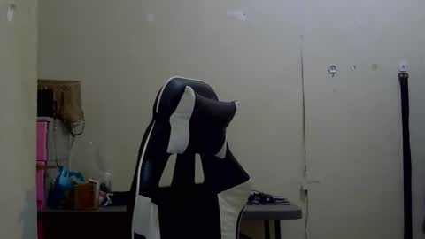 chelly4u69 online show from September 25, 5:11 am