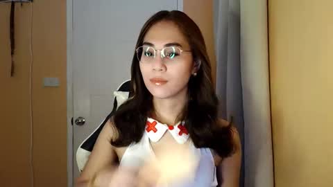 chelly4u69 online show from February 10, 2:04 am