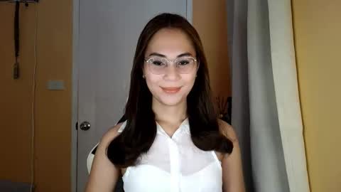 chelly4u69 online show from February 23, 1:36 am