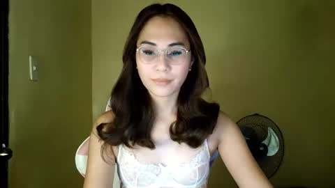 Snapshot of chelly4u69 chatting on May 19, 1:22 am chelly4u69 online show from May 19, 1:22 am