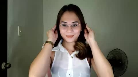 Snapshot of chelly4u69 chatting on June 11, 2:00 am chelly4u69 online show from June 11, 2:00 am