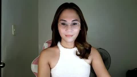 Snapshot of chelly4u69 chatting on June 15, 1:52 am chelly4u69 online show from June 15, 1:52 am