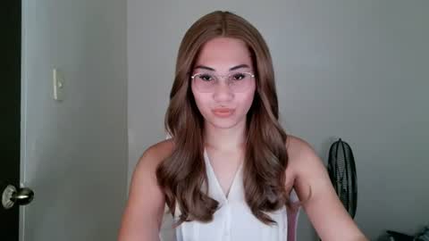 Snapshot of chelly4u69 chatting on July 3, 1:23 am chelly4u69 online show from July 3, 1:23 am