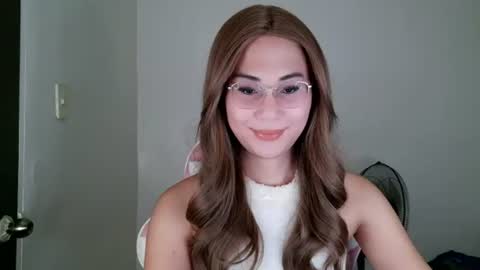 Snapshot of chelly4u69 chatting on July 14, 2:05 am chelly4u69 online show from July 14, 2:05 am