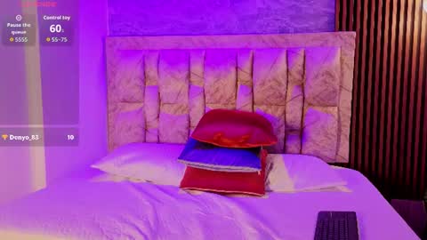 chelsea_dalea online show from July 22, 8:00 pm