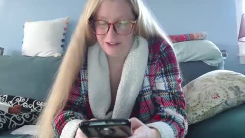 Snapshot of chelseasentra1 chatting on December 2, 5:37 pm Chelsea online show from December 2, 5:37 pm