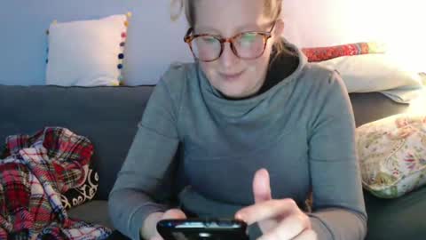 Snapshot of chelseasentra1 chatting on December 11, 7:57 pm Chelsea online show from December 11, 7:57 pm