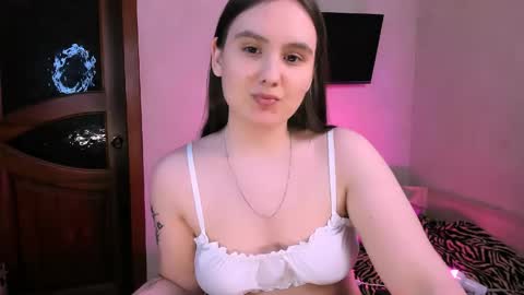 Snapshot of chelsyluxex chatting on May 14, 6:53 am Chelsy Luxe online show from May 14, 6:53 am